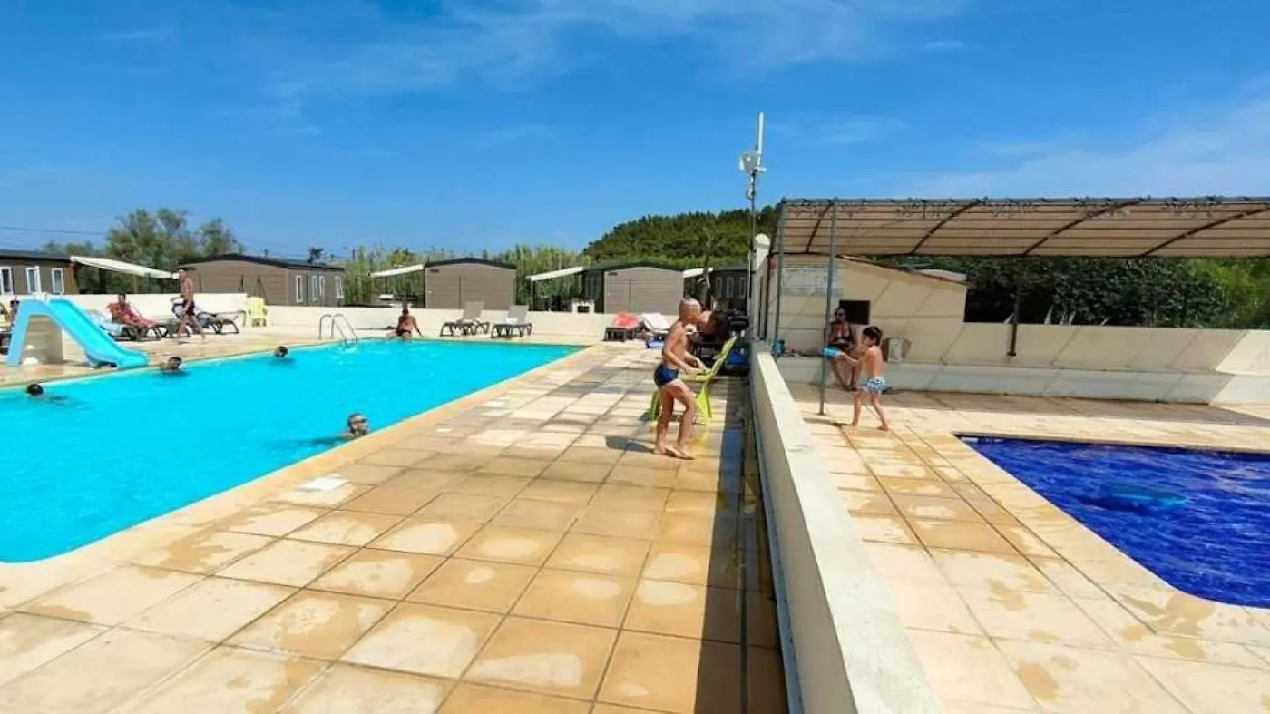 Camping 3 Etoiles - Piscine - Ccbaega Saint-Mitre-les-Remparts França
