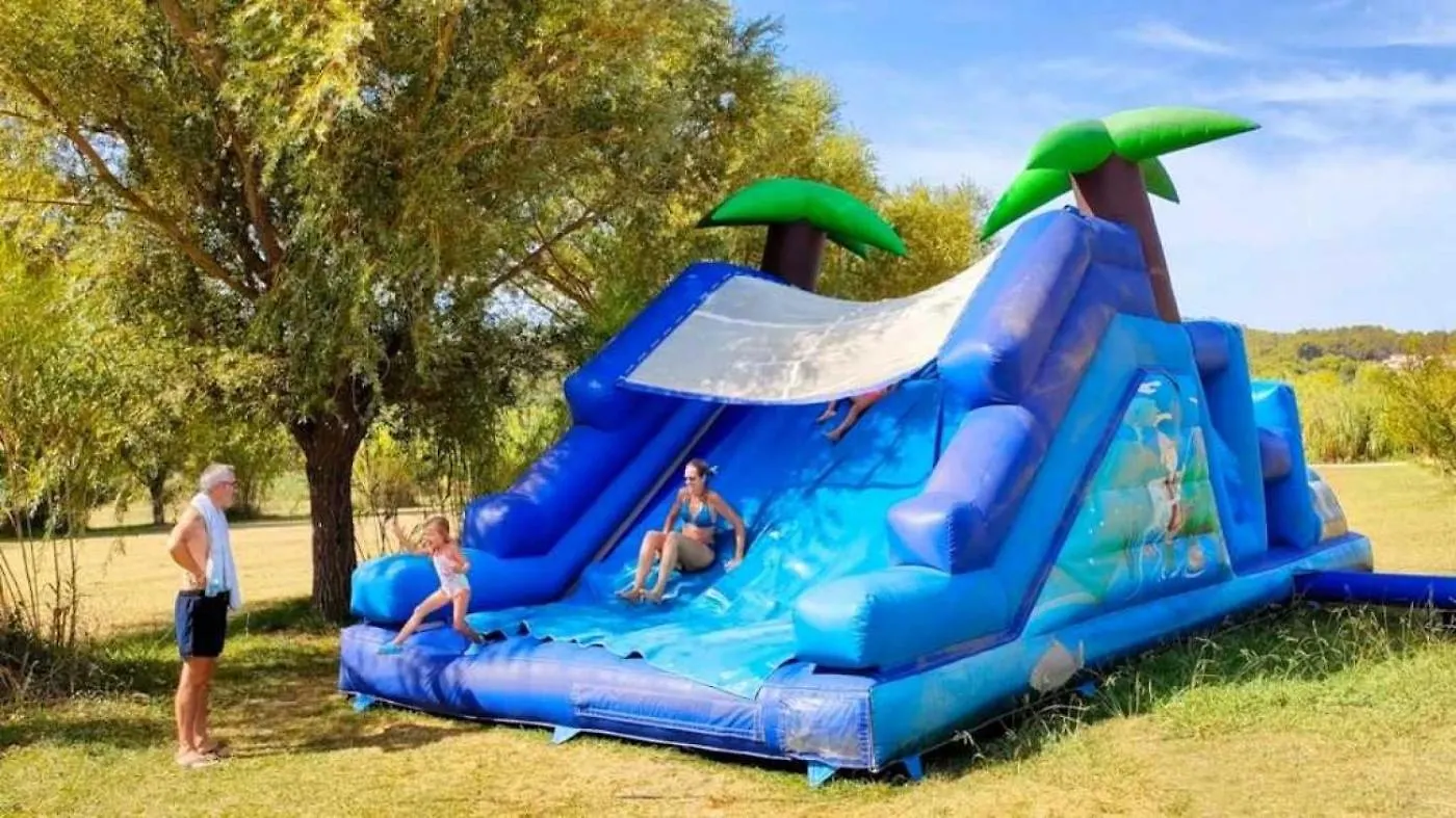 Camping 3 Etoiles - Piscine - Ccbaega Saint-Mitre-les-Remparts 0*,