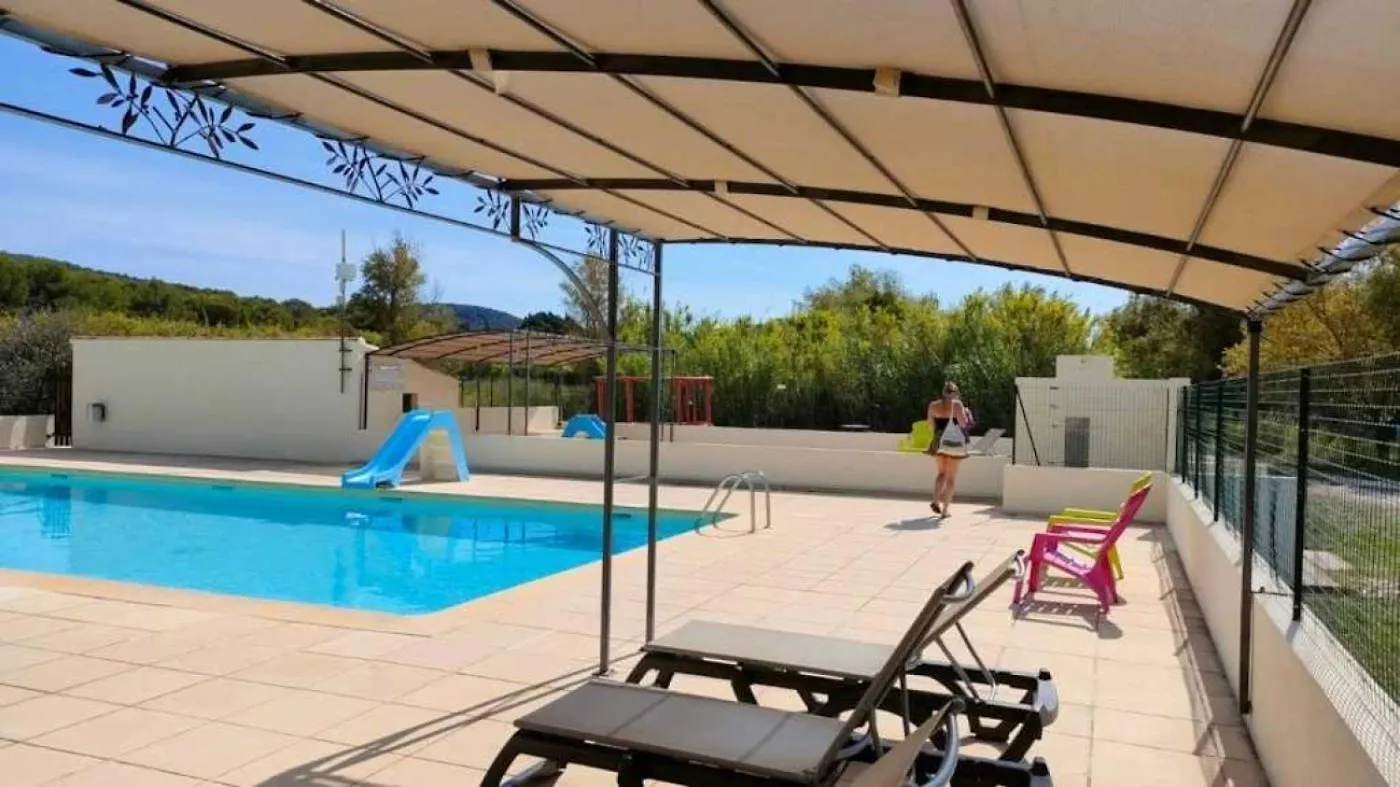 Camping 3 Etoiles - Piscine - Ccbaega Saint-Mitre-les-Remparts Campsite