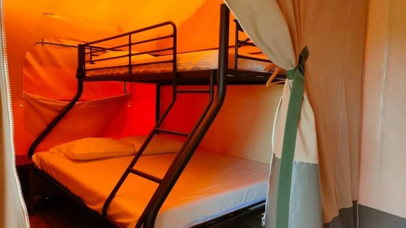 Campsite Camping 3 Etoiles - Piscine - Ccbaega Saint-Mitre-les-Remparts