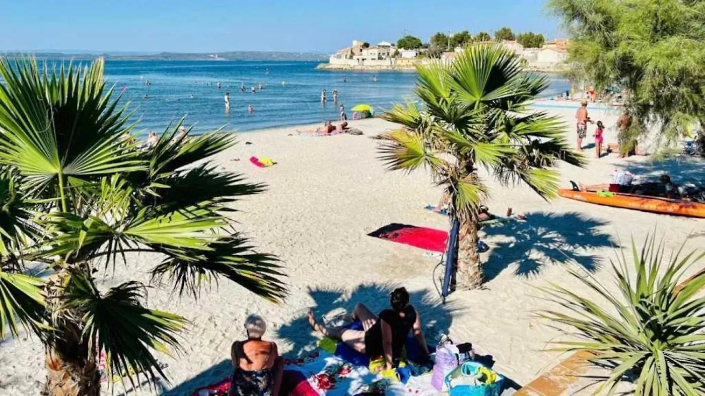 Campsite Camping 3 Etoiles - Piscine - Ccbaega Saint-Mitre-les-Remparts