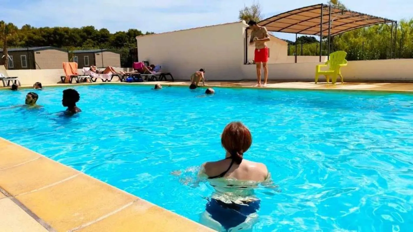 Camping 3 Etoiles - Piscine - Ccbaega Saint-Mitre-les-Remparts França