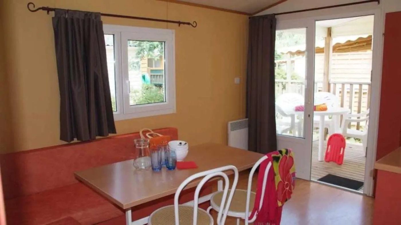 Campsite Camping 3 Etoiles - Piscine - Ccbaega Saint-Mitre-les-Remparts France