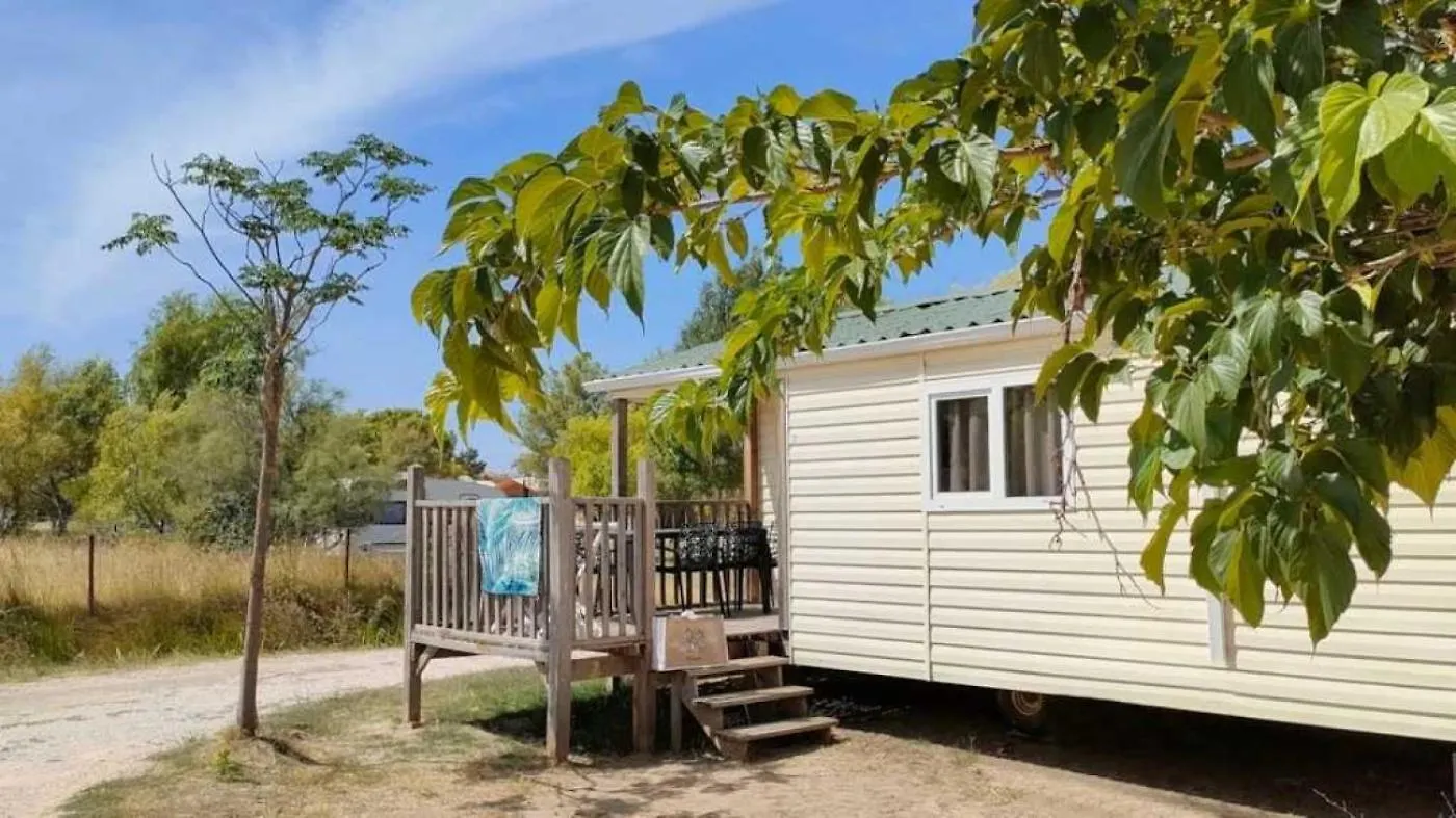 Camping 3 Etoiles - Piscine - Ccbaega Saint-Mitre-les-Remparts 0*,