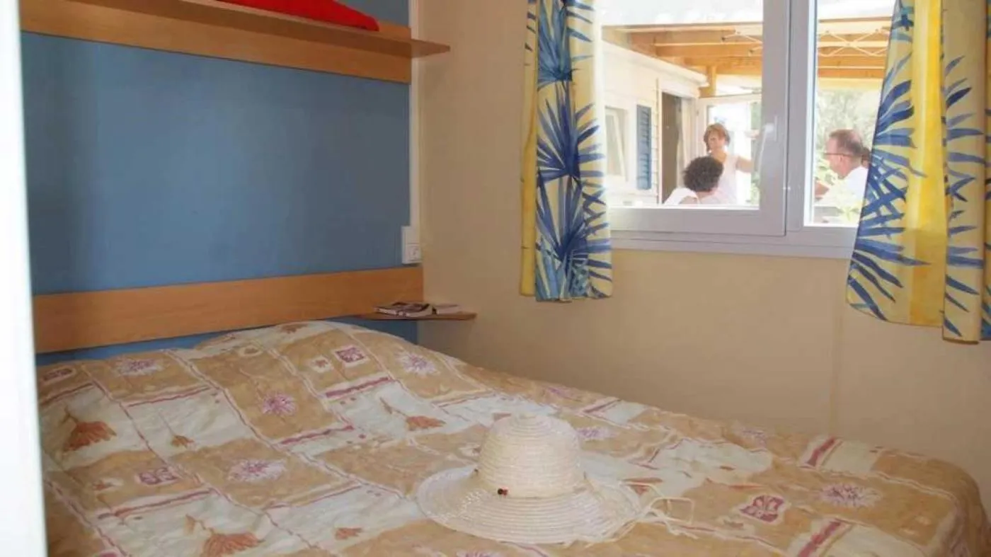 Camping 3 Etoiles - Piscine - Ccbaega Saint-Mitre-les-Remparts Campsite