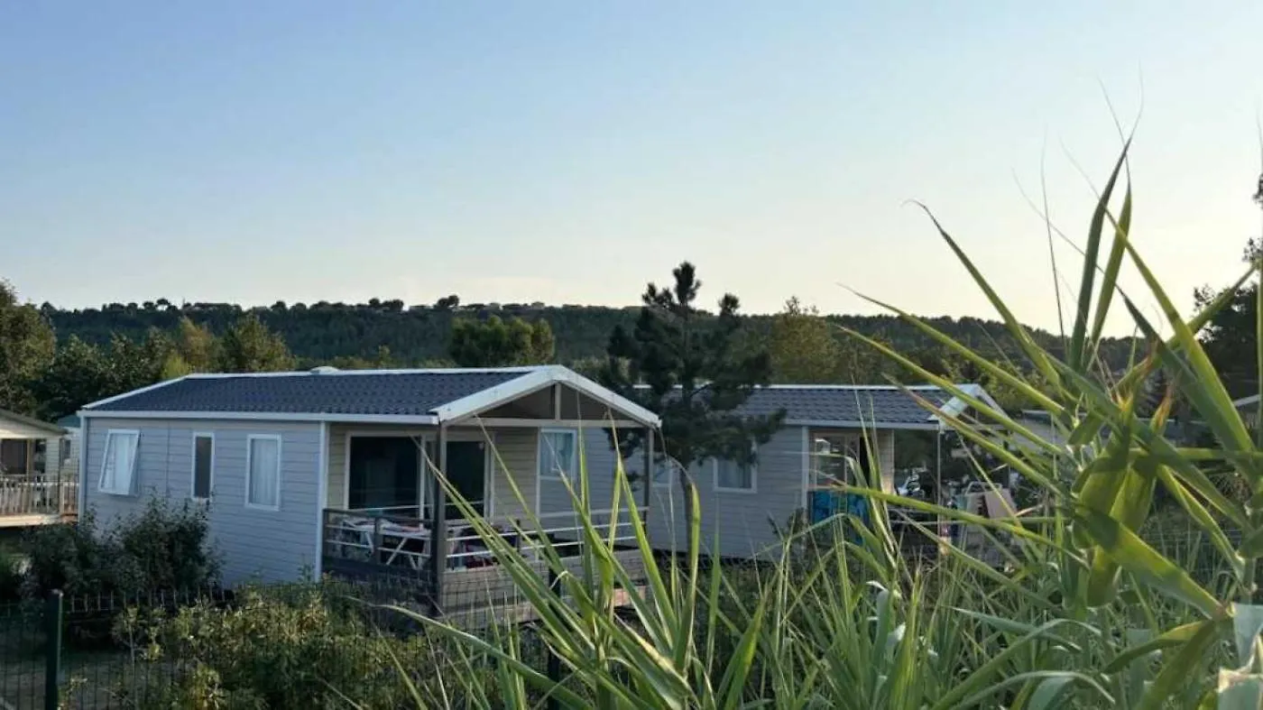 Campsite Camping 3 Etoiles - Piscine - Ccbaega Saint-Mitre-les-Remparts France