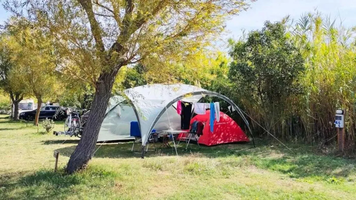 Camping 3 Etoiles - Piscine - Ccbaega Saint-Mitre-les-Remparts