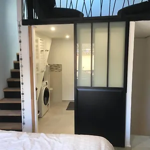  Appartement Maison Au Coeur Du Village Médiéval De St Mitre Les Remparts